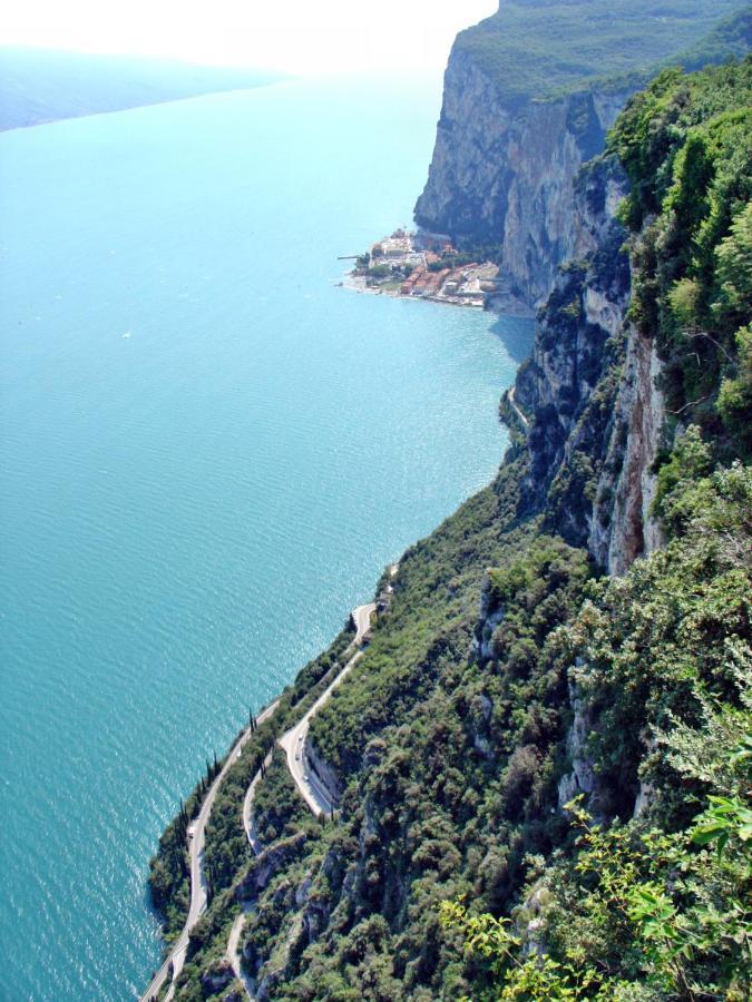 Casa Marsilva - Holiday Apartment With Roof Terrace, Near The Lake Toscolano Maderno Exterior foto